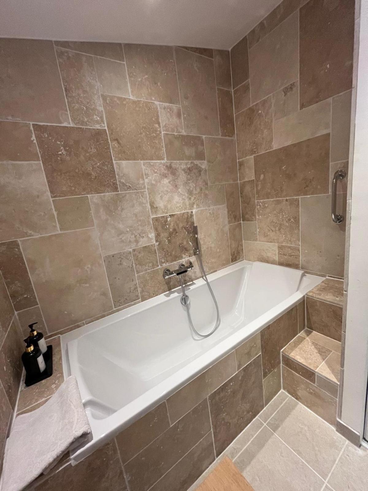 Suite Avec Sauna 36M² Niort Exterior foto